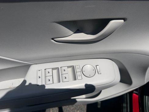 Used 2024 Hyundai Kona SEL FWD image 22