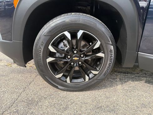 Used 2021 Chevrolet TrailBlazer LT w/ Premium Seating Package FWD image 29