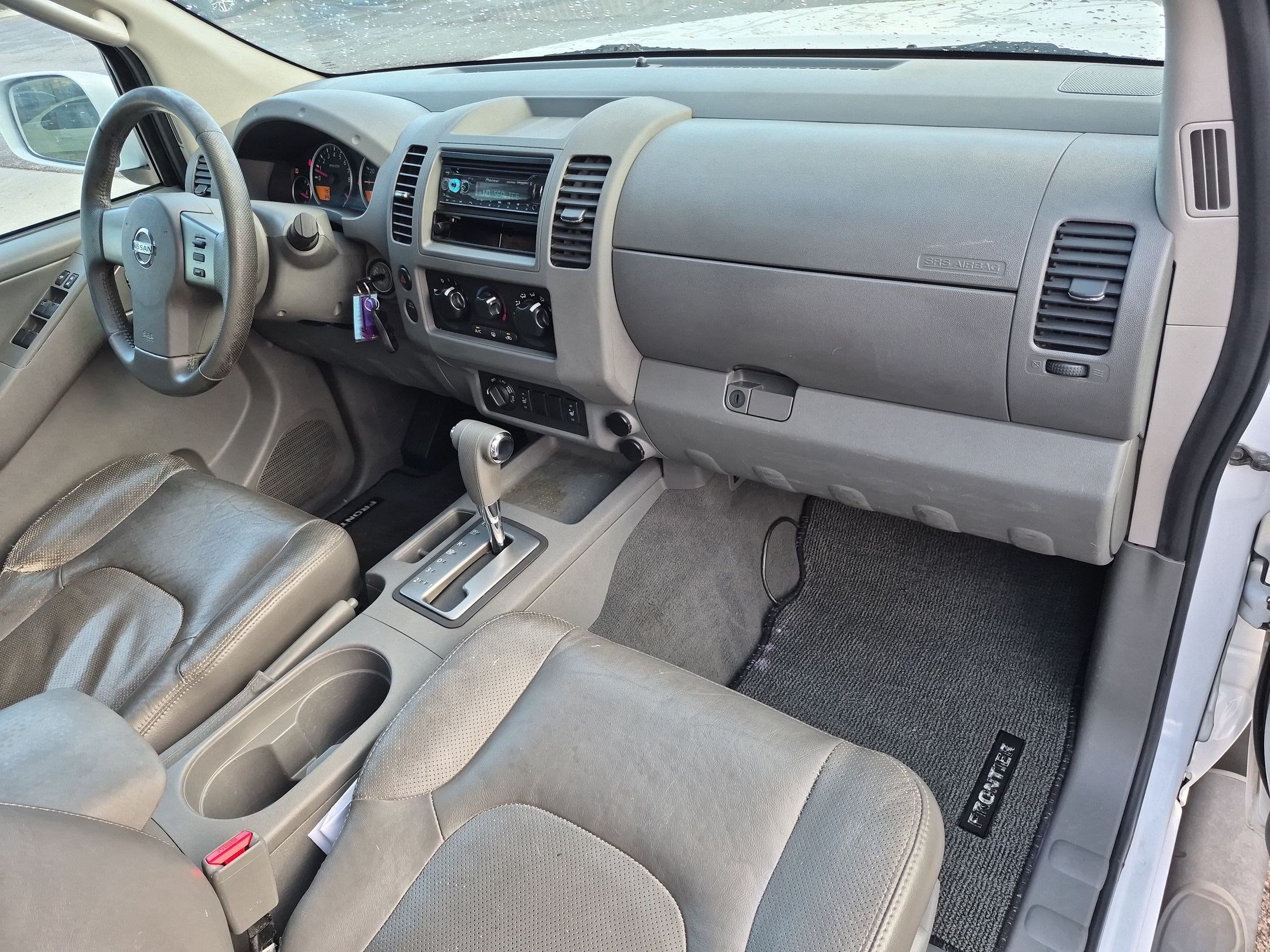 Used 2007 Nissan Frontier LE w/ Leather Pkg AWD/4WD image 30