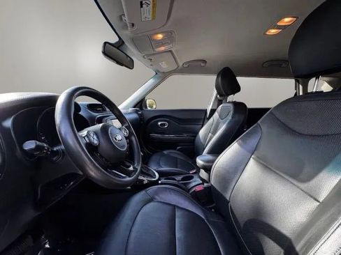 Used 2016 Kia Soul ! FWD image 14