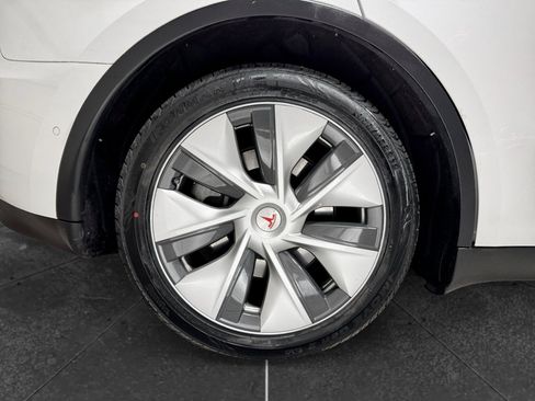 Used 2021 Tesla Model Y 2WD image 35
