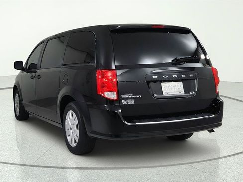 Used 2020 Dodge Grand Caravan SE FWD image 3