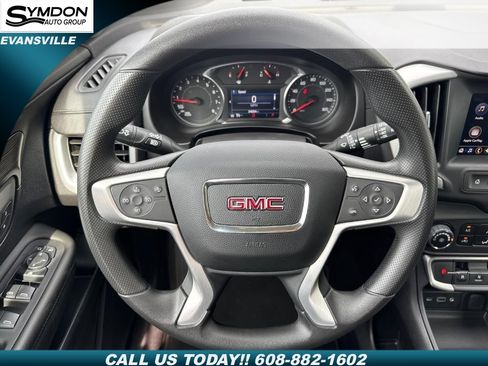 Used 2024 GMC Terrain SLE image 10