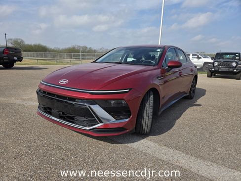 Used 2025 Hyundai Sonata SEL image 3