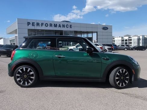 Used 2024 MINI Cooper SE FWD image 3