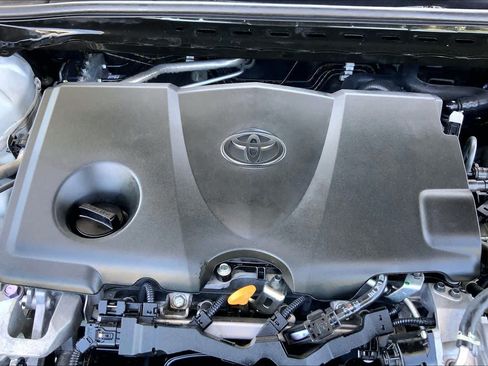 Used 2021 Toyota Camry LE FWD image 32