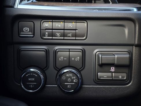 New 2026 Chevrolet Suburban High Country image 41