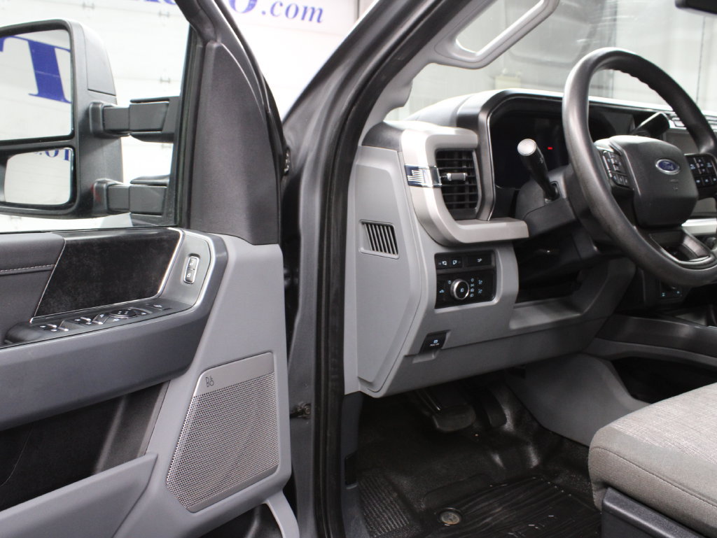 Used 2023 Ford F250 XLT w/ Black Appearance Package AWD/4WD image 62
