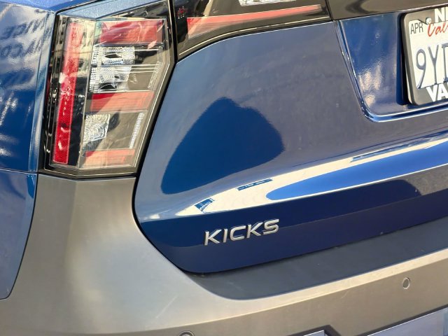 Certified 2025 Nissan Kicks SR FWD image 5