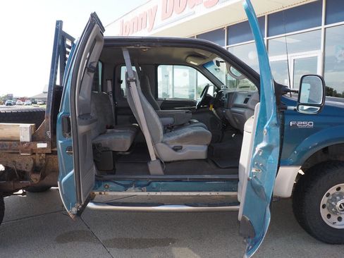 Used 2000 Ford F250 XLT image 9