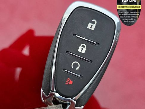 Used 2025 Chevrolet Trax RS FWD image 34
