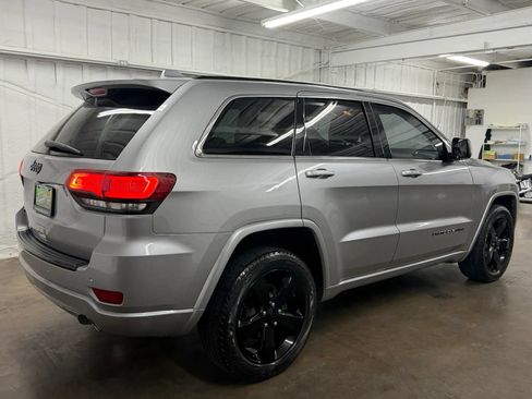Used 2015 Jeep Grand Cherokee Altitude AWD/4WD image 4