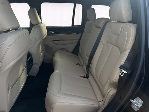 New 2025 Jeep Grand Cherokee Limited w/ Luxury Tech Group II image 13