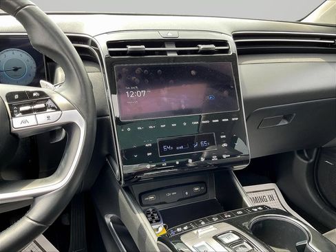 Certified 2023 Hyundai Tucson Limited AWD/4WD image 9