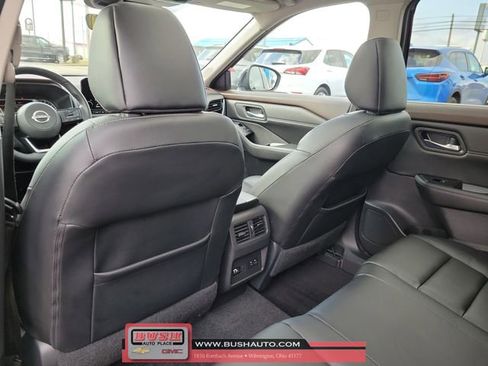 Used 2022 Nissan Rogue SL w/ SL Premium Package image 12