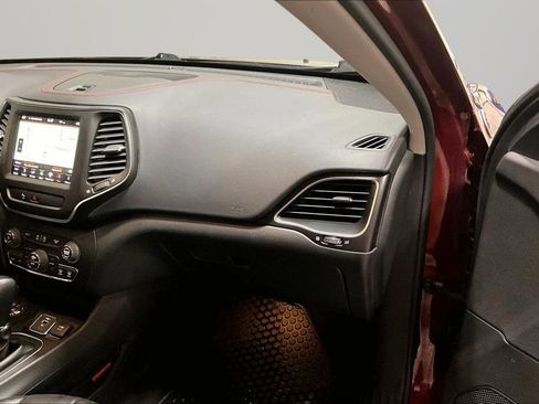 Used 2019 Jeep Cherokee Trailhawk w/ Comfort & Convenience Group image 26