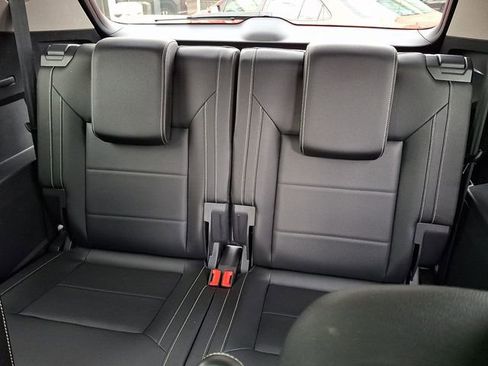 Used 2023 Volkswagen Atlas SE w/ Panoramic Sunroof Package image 11