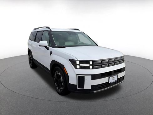 Used 2025 Hyundai Santa Fe SEL image 3