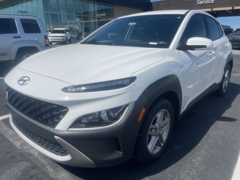 Used 2022 Hyundai Kona SE w/ Cargo Package image 2