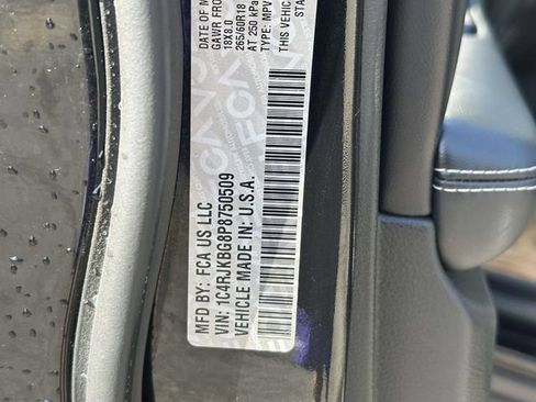 Certified 2023 Jeep Grand Cherokee L Limited AWD/4WD image 10