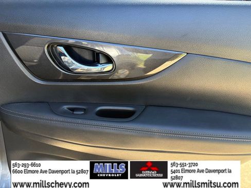 Used 2017 Nissan Rogue S AWD/4WD image 17