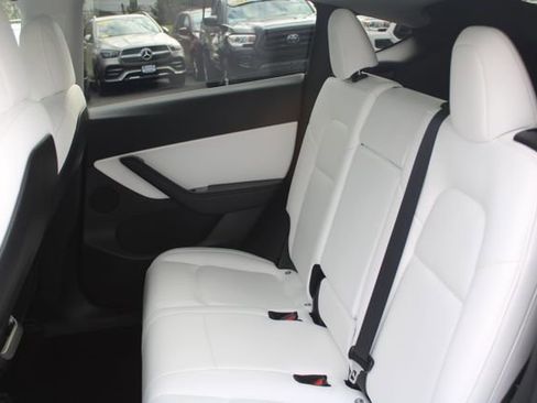 Used 2020 Tesla Model Y Performance image 27