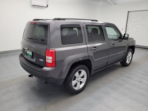 Used 2016 Jeep Patriot Latitude w/ Sun/Sound Group AWD/4WD image 10
