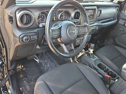 Used 2022 Jeep Gladiator Sport image 10