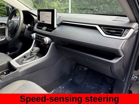Used 2025 Toyota RAV4 XLE FWD image 26
