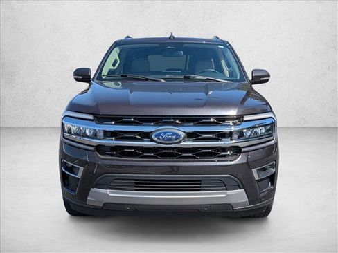 Used 2024 Ford Expedition Limited RWD image 3