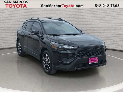 Used 2026 Toyota Corolla Cross SE image 3