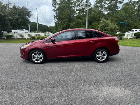 Used 2013 Ford Focus SE FWD image 3
