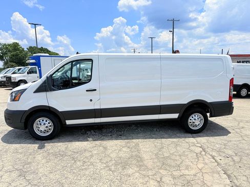 Used 2022 Ford Transit 350 Low Roof AWD image 5