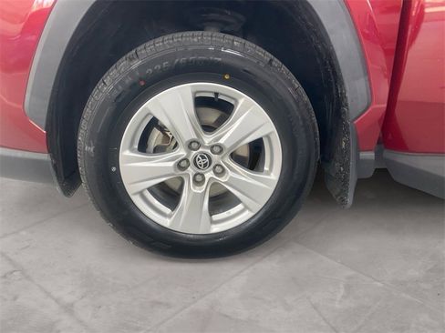 Used 2021 Toyota RAV4 XLE image 14