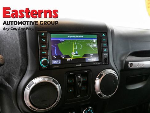 Used 2017 Jeep Wrangler Unlimited Sahara w/ Dual Top Group AWD/4WD image 19