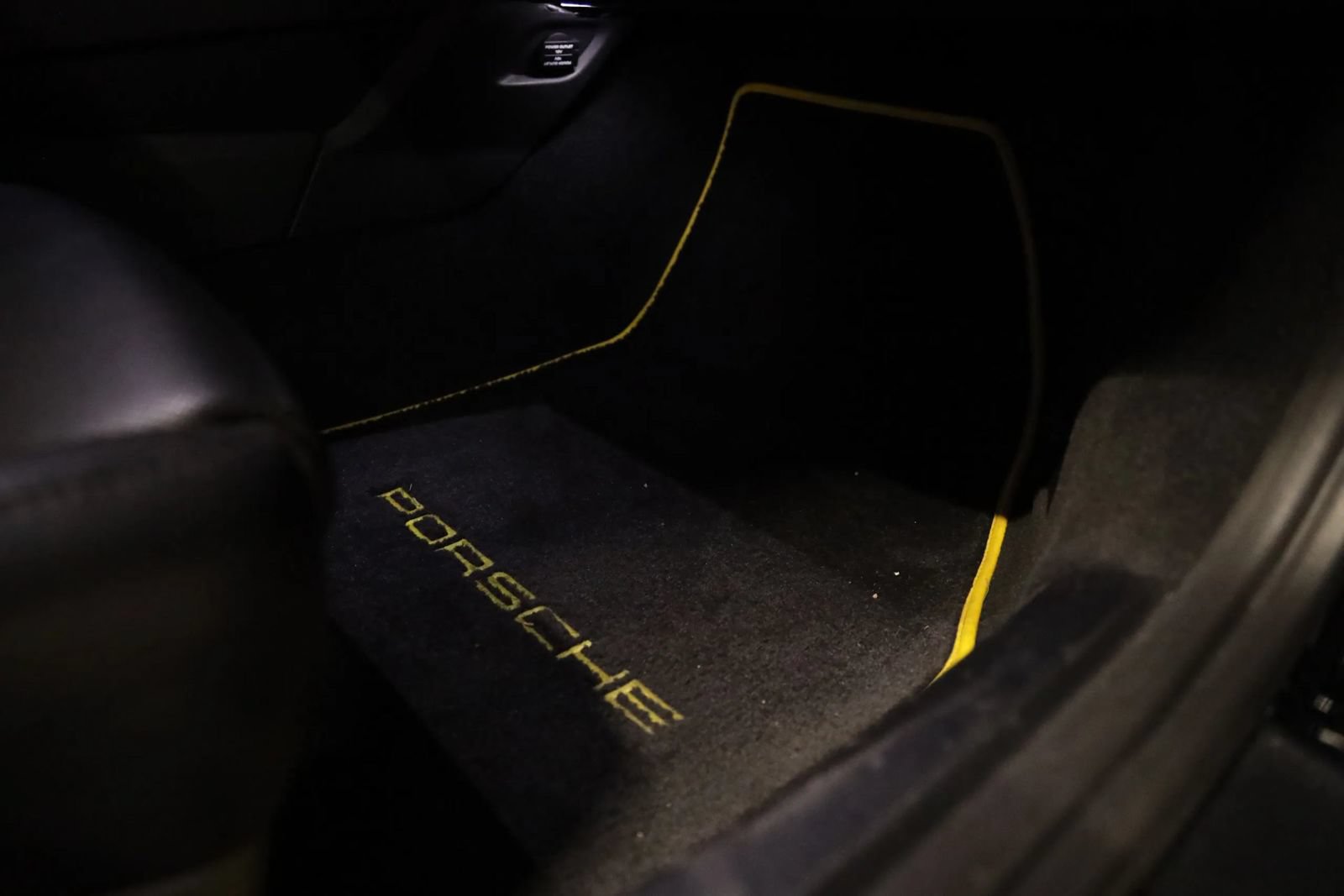 Used 2014 Porsche 911 Turbo S AWD/4WD image 39