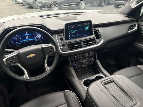 Used 2024 Chevrolet Suburban Premier w/ Premium Package AWD/4WD image 24