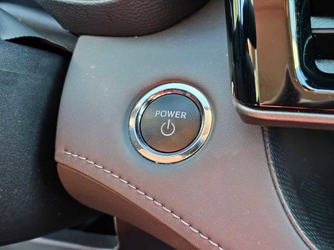 Used 2023 Toyota Highlander Limited image 29