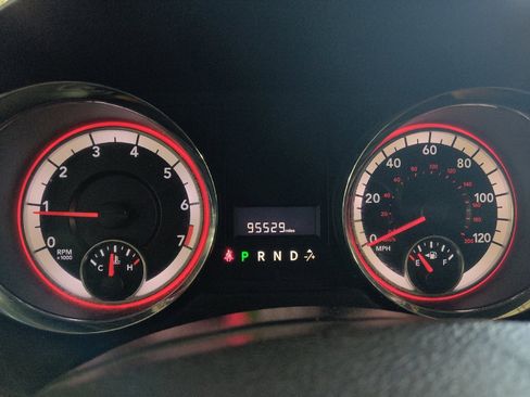 Used 2019 Dodge Grand Caravan SXT FWD image 23