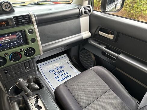 Used 2013 Toyota FJ Cruiser 4WD image 30