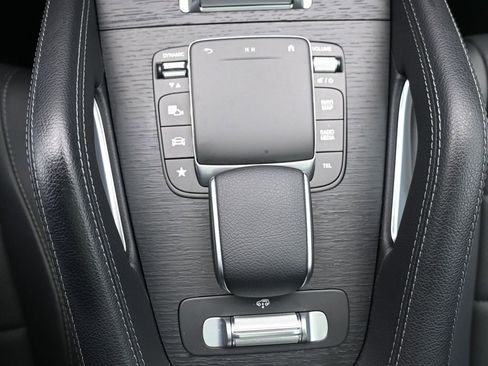 Used 2022 Mercedes-Benz GLS 450 4MATIC image 17