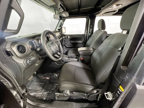 Used 2022 Jeep Wrangler Sport image 19