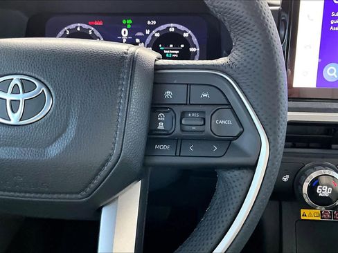 Used 2025 Toyota Tacoma Limited image 24