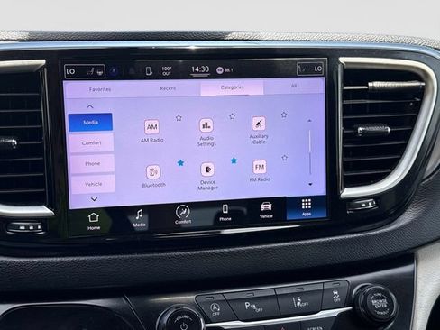 Used 2022 Chrysler Pacifica Touring-L FWD image 19