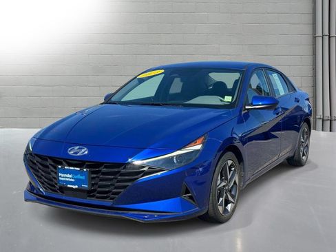 Used 2023 Hyundai Elantra SEL w/ Convenience Package FWD image 4