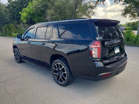 Used 2021 Chevrolet Suburban RST RWD image 3