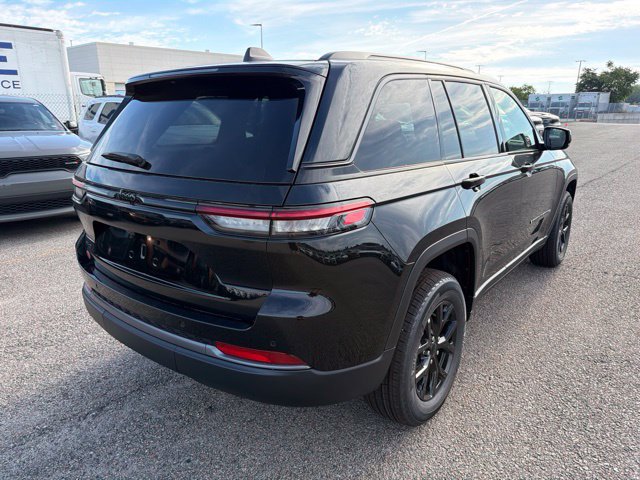 New 2026 Jeep Grand Cherokee Altitude AWD/4WD image 3