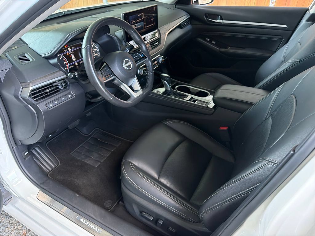 Used 2023 Nissan Altima 2.5 SL FWD image 2
