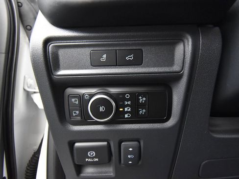 Used 2024 Ford Expedition Platinum image 33