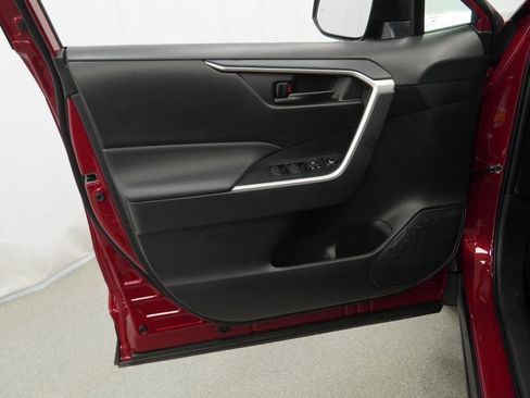 Used 2025 Toyota RAV4 LE image 37